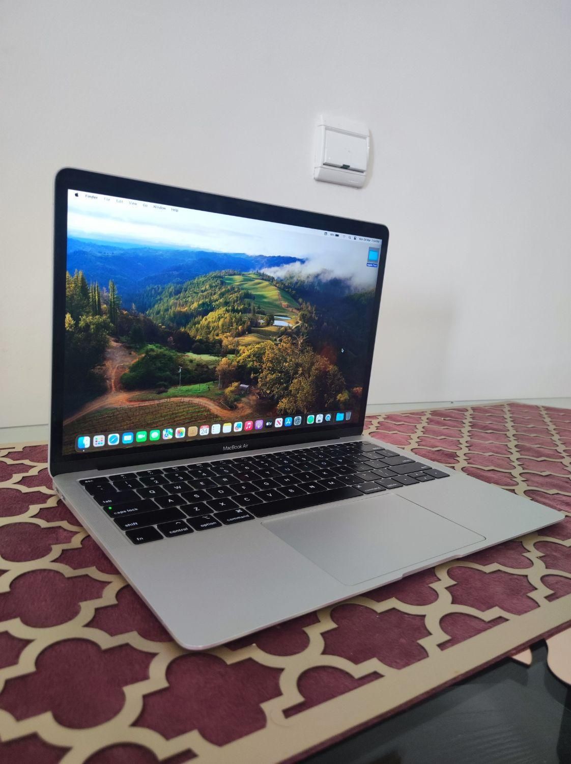 مک‌بوک ایر ۲۰۱۸  رم ۱۶  SSD ۲۵۶  i5  تمیز|رایانه همراه|تهران, نارمک|دیوار