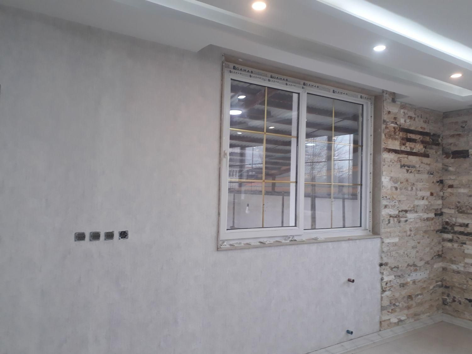 نصب انواع کاغذ دیواری وپوستروفروش کاغذ|خدمات پیشه و مهارت|بندر انزلی, ساحل قو|دیوار