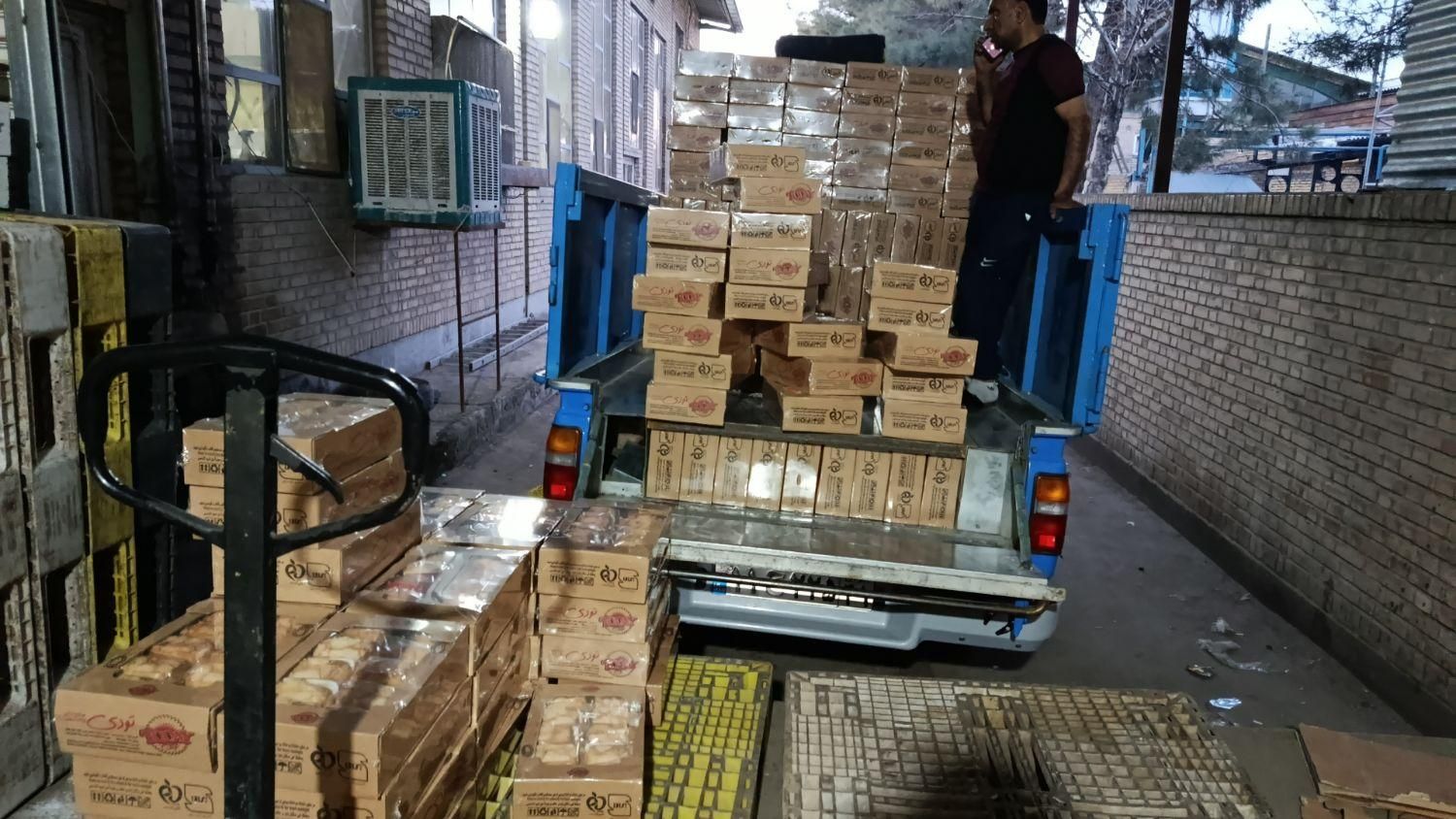 حمل بار باربری خاور نیسان تک مسقف|خدمات حمل و نقل|الیگودرز, |دیوار