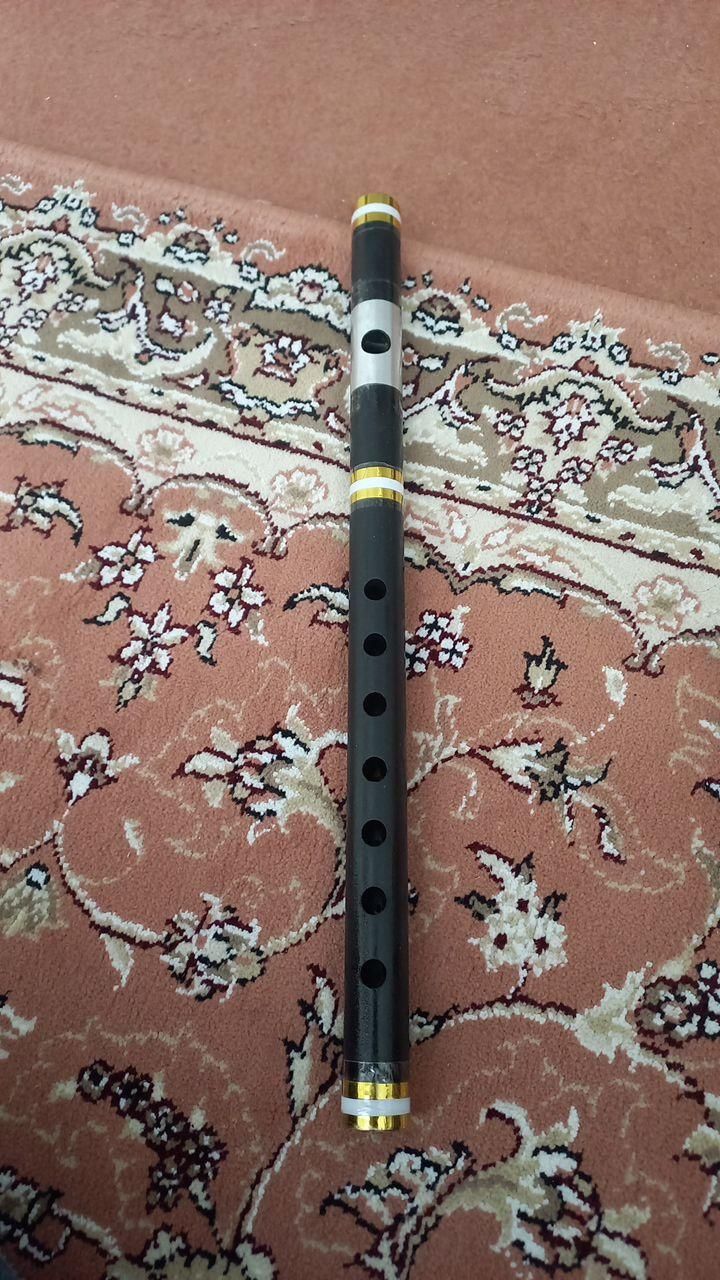 نوازنده وسازنده فلوت عربی|سازهای بادی|اردبیل, |دیوار