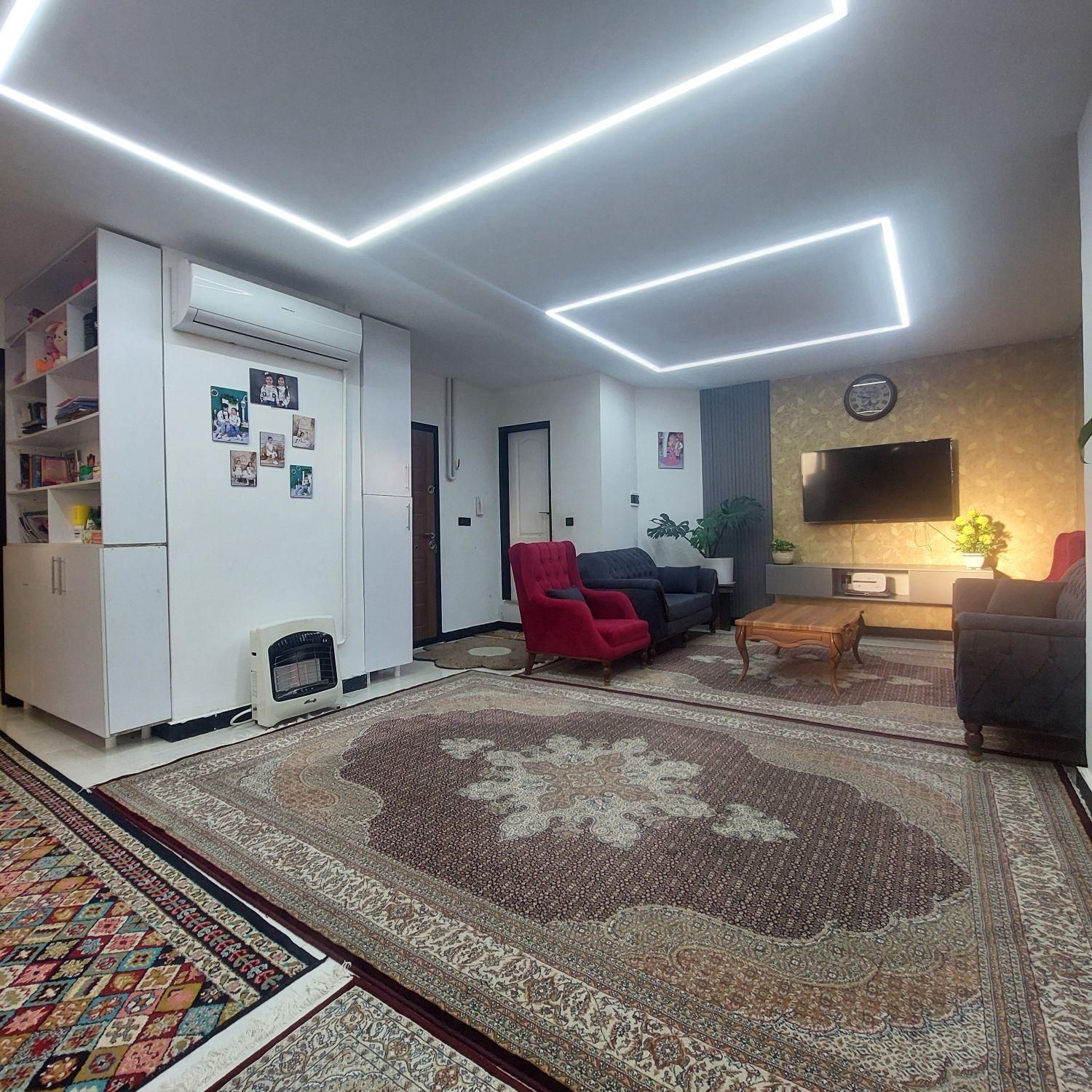 آپارتمان ۸۰متری ۲خوابه/ فول بازسازی/بر خیابان اصلی|فروش آپارتمان|محمدشهر, محمدشهر|دیوار