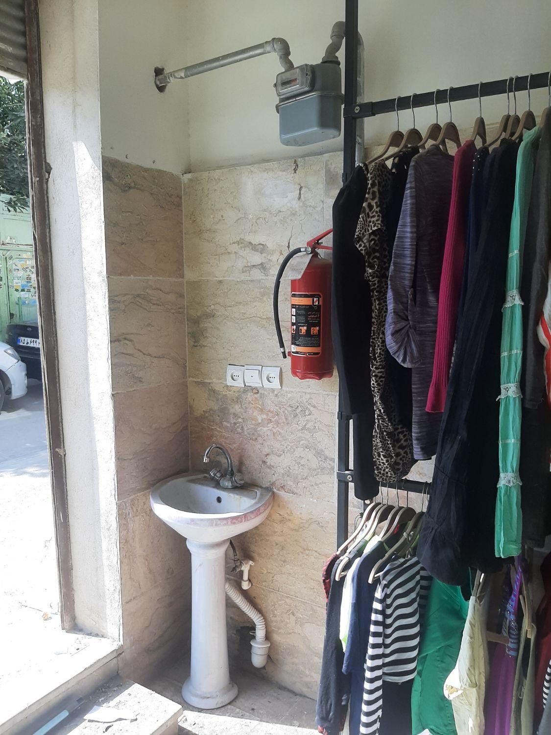 اجاره مغازه ۱۵ متری|اجارهٔ مغازه و غرفه|ورامین, ورامین|دیوار