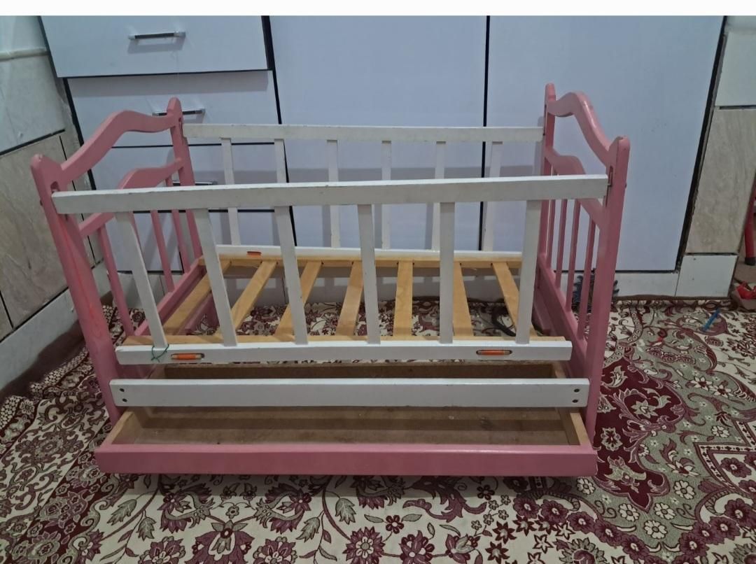 وسایل شخصی کودک|تخت و صندلی بچه|آباده, |دیوار