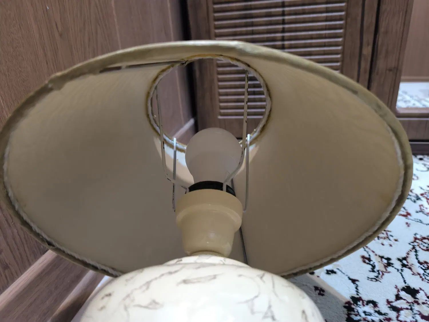 آباژور پاتختی|چراغ خواب و آباژور|اصفهان, چشمه باقرخان|دیوار