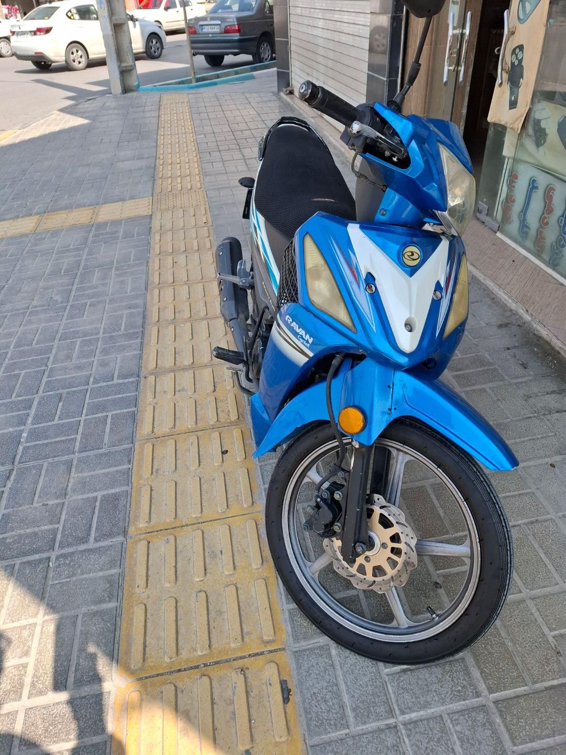 موتور بی کلاج مارک روان 125 سالم مدل95مدارک کامل|موتورسیکلت|اصفهان, ملکشهر|دیوار