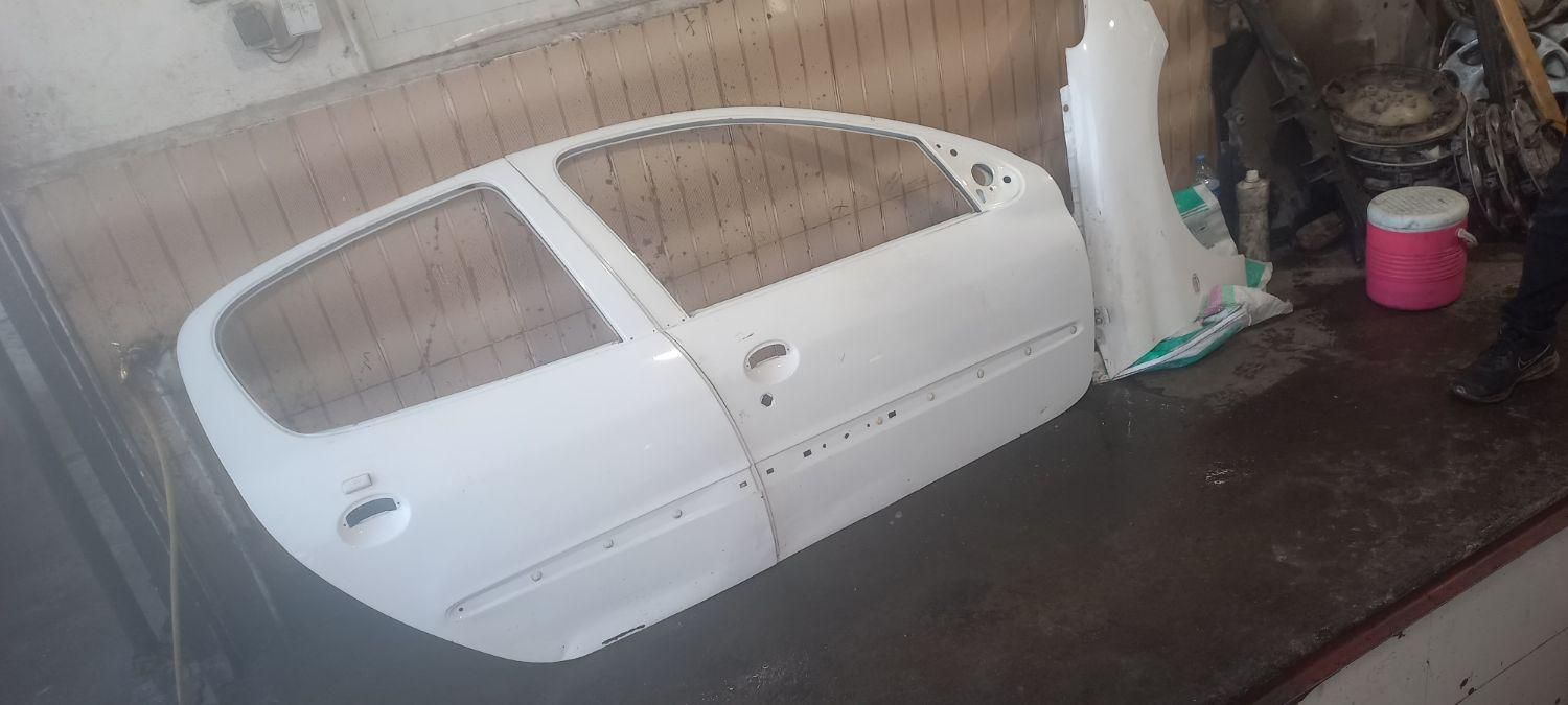 درب جلو وعقب 207 و206سمت شاگرد بی رنگ|قطعات یدکی و لوازم جانبی|گرگان, |دیوار