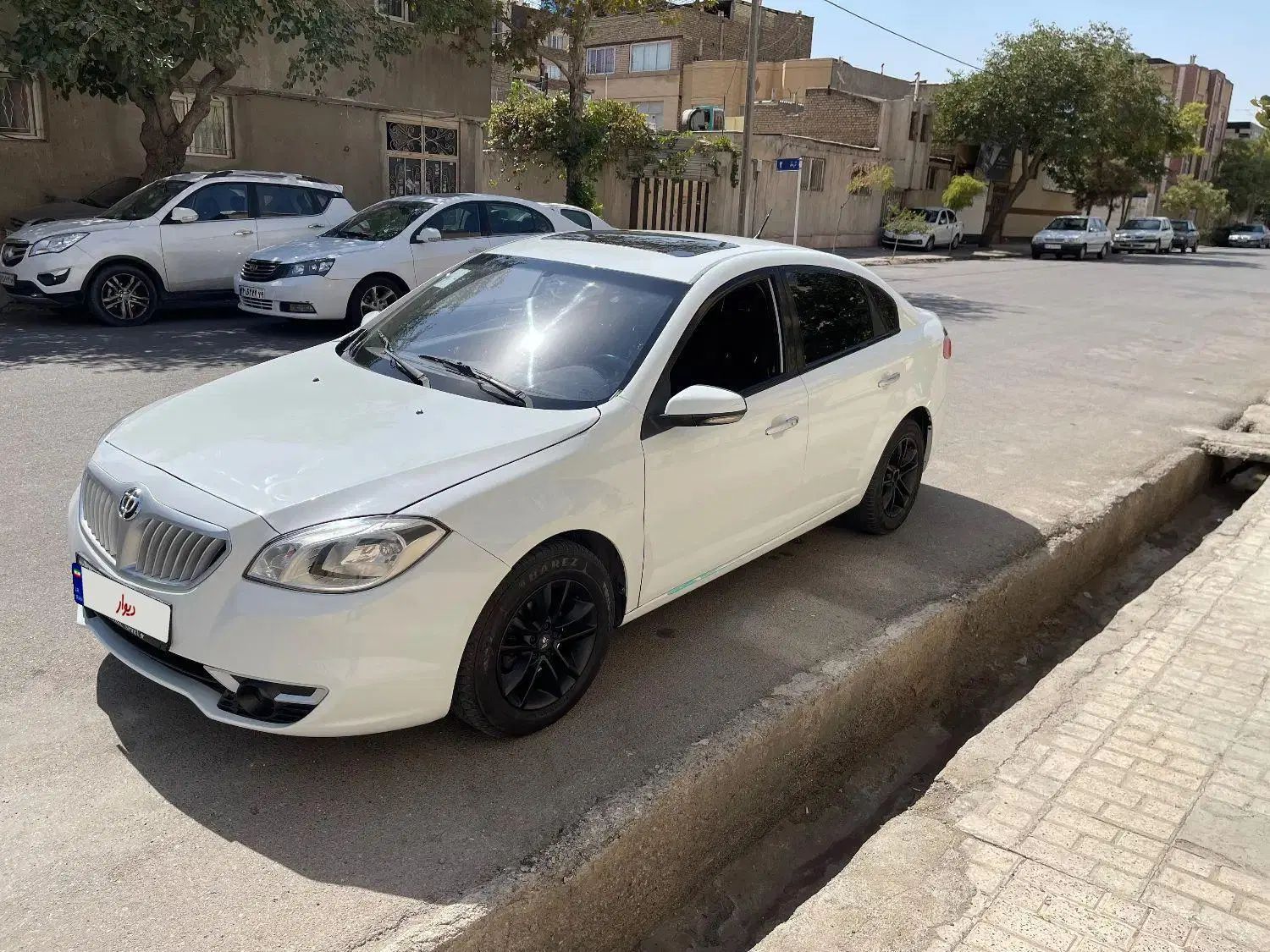 برلیانس ۳۳۰ اتوماتیک مدل ۱۳۹۶ بدون رنگ فقد تماس|خودرو سواری و وانت|مشهد, آزادشهر|دیوار