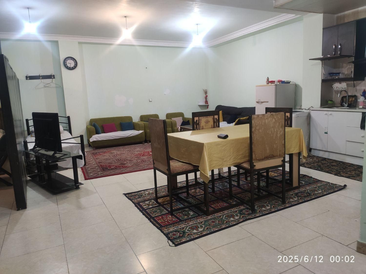 ساختمان ۳ طبقه مجزامبله|اجارهٔ کوتاهمدت آپارتمان و سوئیت|بندرعباس, |دیوار