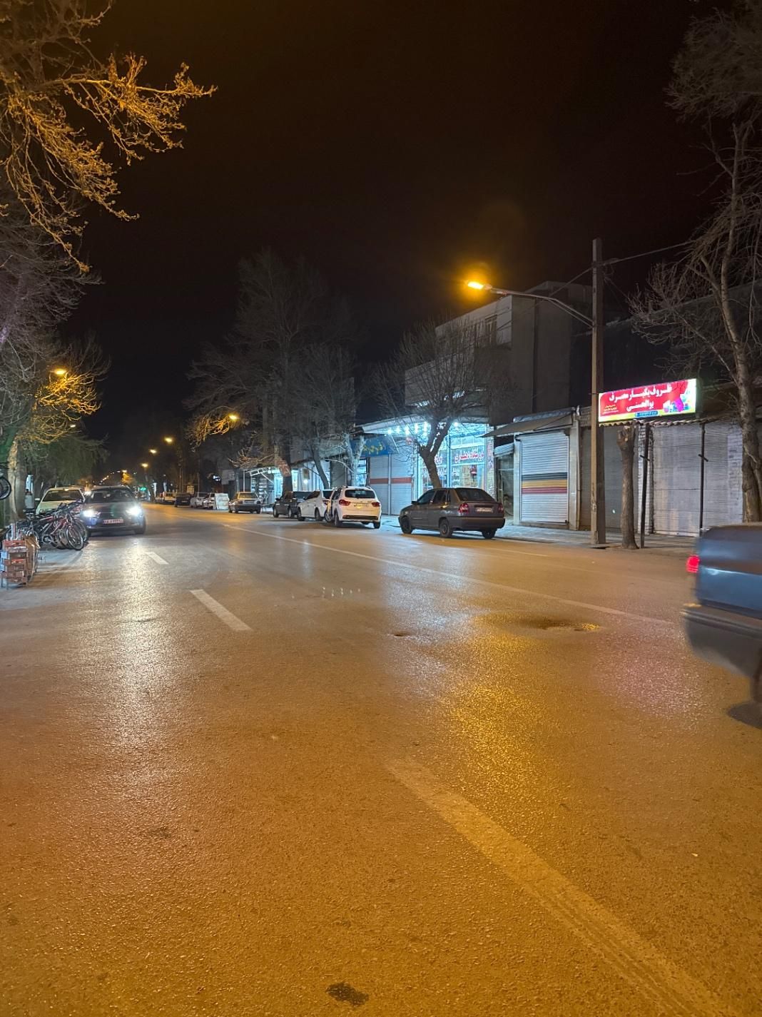 فروش مغازه تکمیل همراه یک واحد تک خواب بالا|فروش مغازه و غرفه|دورود, |دیوار