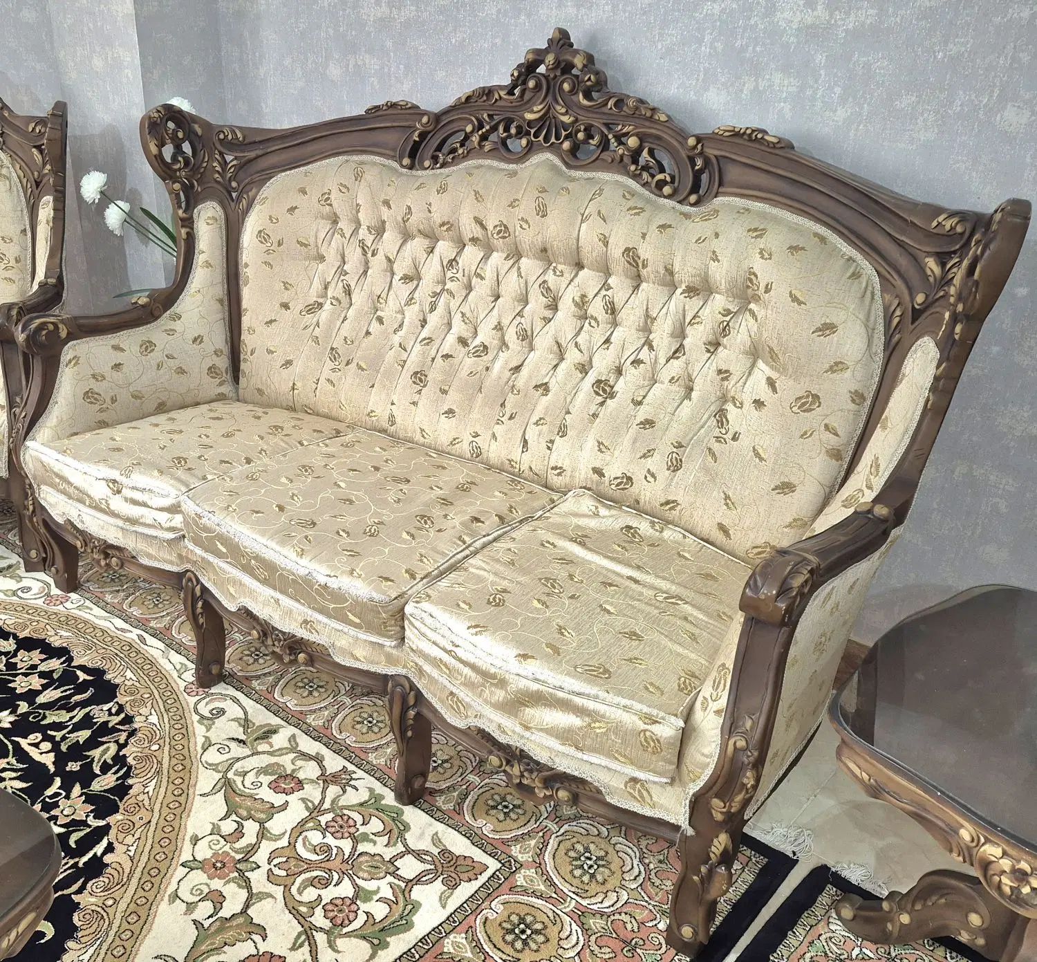 مبلمان سلطنتی 9 نفره با میز غذاخوری گردو|مبلمان خانگی و میز عسلی|شاهین‌شهر, فدک|دیوار
