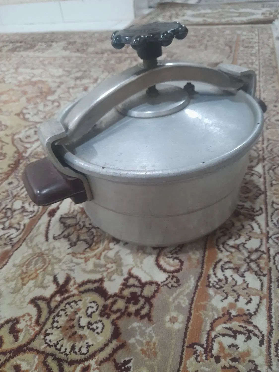 زودپز|ظروف پخت‌وپز|رشت, معلولین|دیوار