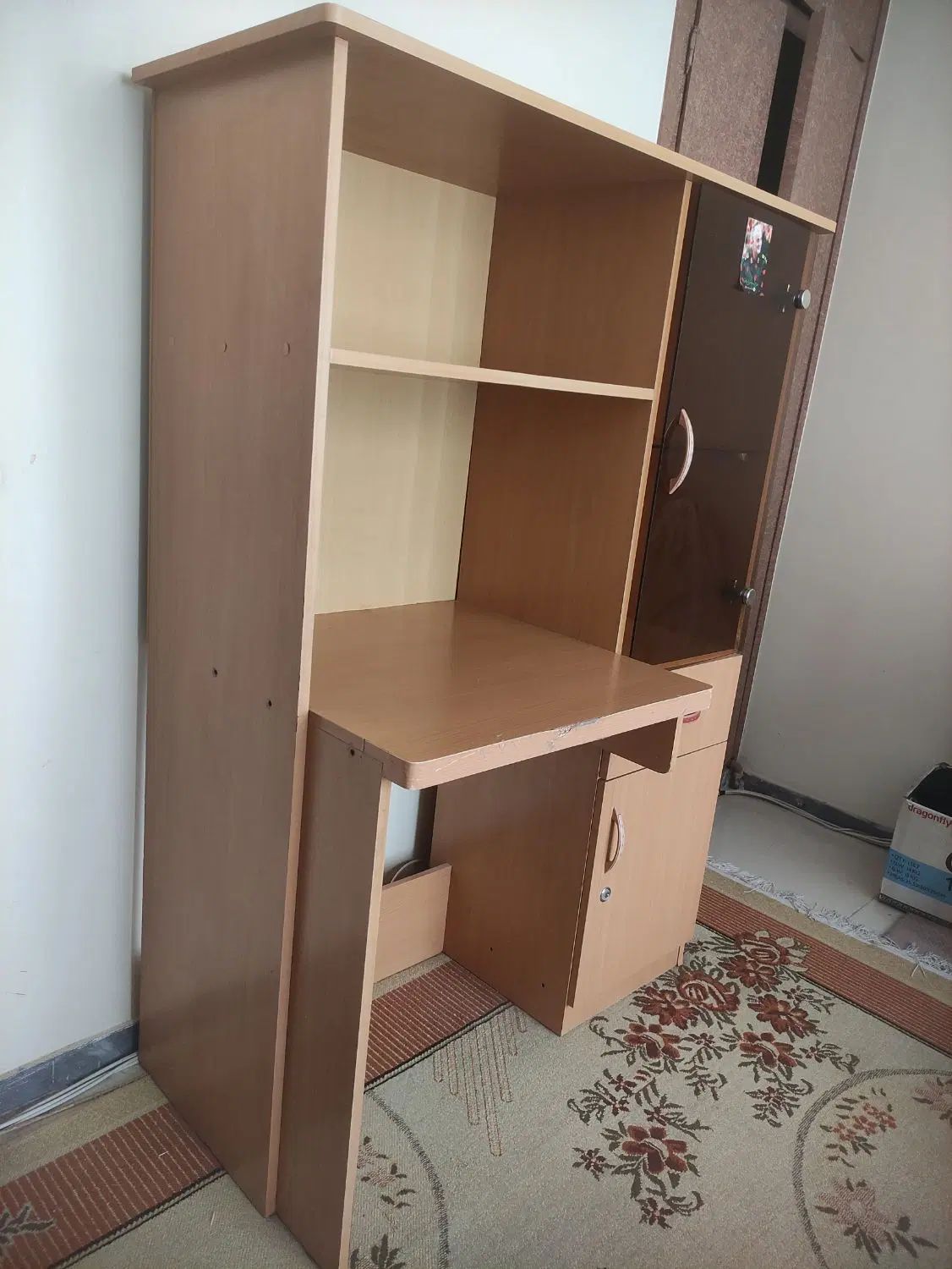 میز مطالعه با ویترین و کتابخانه|میز تحریر و کامپیوتر|اصفهان, دارک|دیوار
