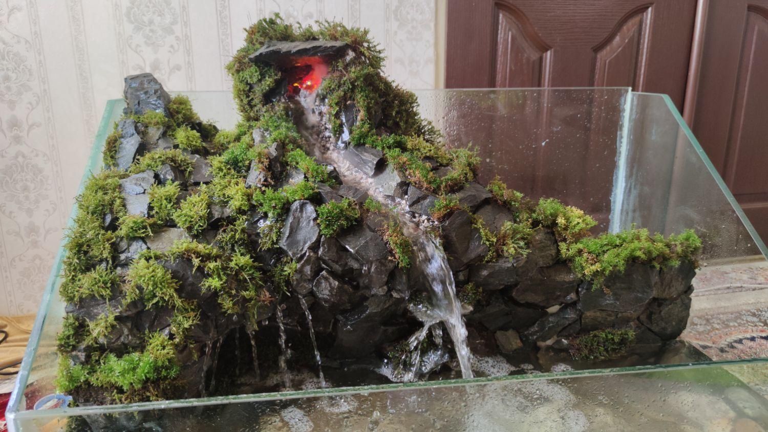 آکواریوم با طرح صخره و آبشار|ماهی|ارومیه, |دیوار