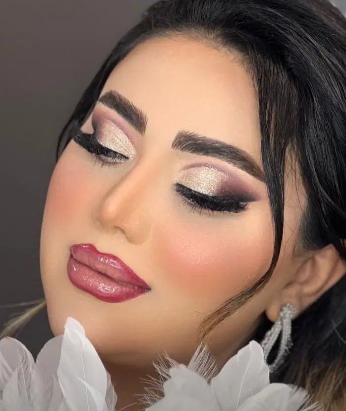 خدمات میکاپ وشنیون۷۰۰تا vip ۱۷۰۰اموزش فقط۵ت|خدمات آرایشگری و زیبایی|مشهد, وکیل‌آباد|دیوار