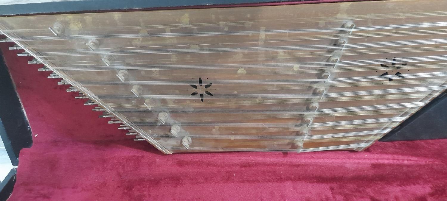 سنتور|سازهای سنتی|فولادشهر, B4|دیوار