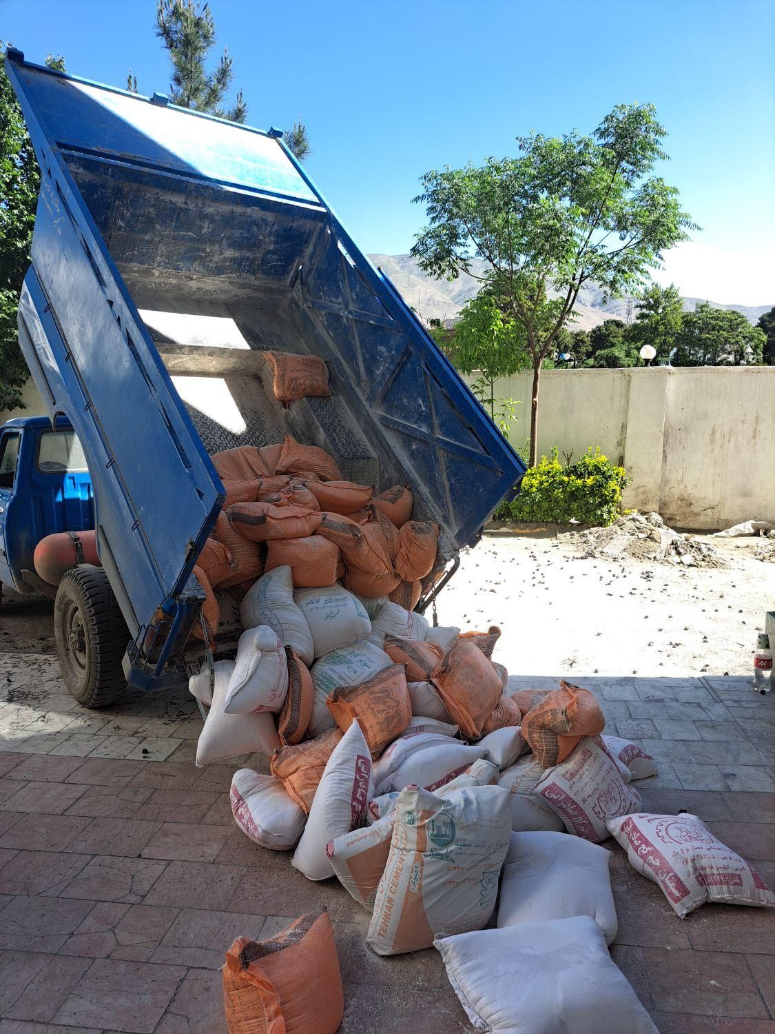 حمل نخاله وپخش مصالح خریدزایعات وتخریب جزئی وکلی|خدمات حمل و نقل|تهران, بریانک|دیوار