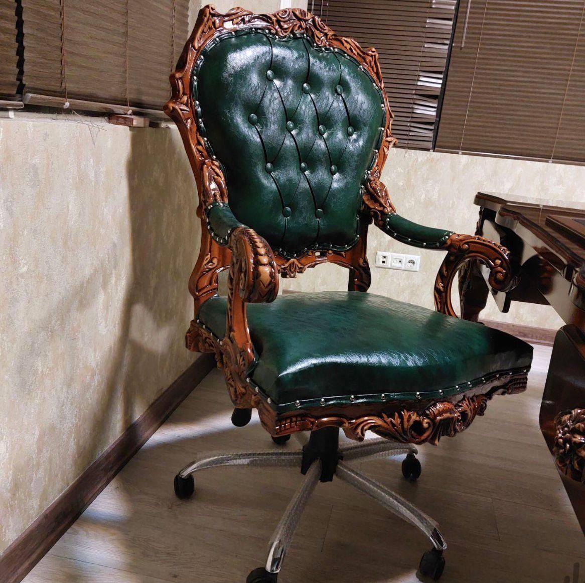 مبلمان اداری مدل پایه نقره ای طلایی|دفتر کار|کاشان, باهنر|دیوار