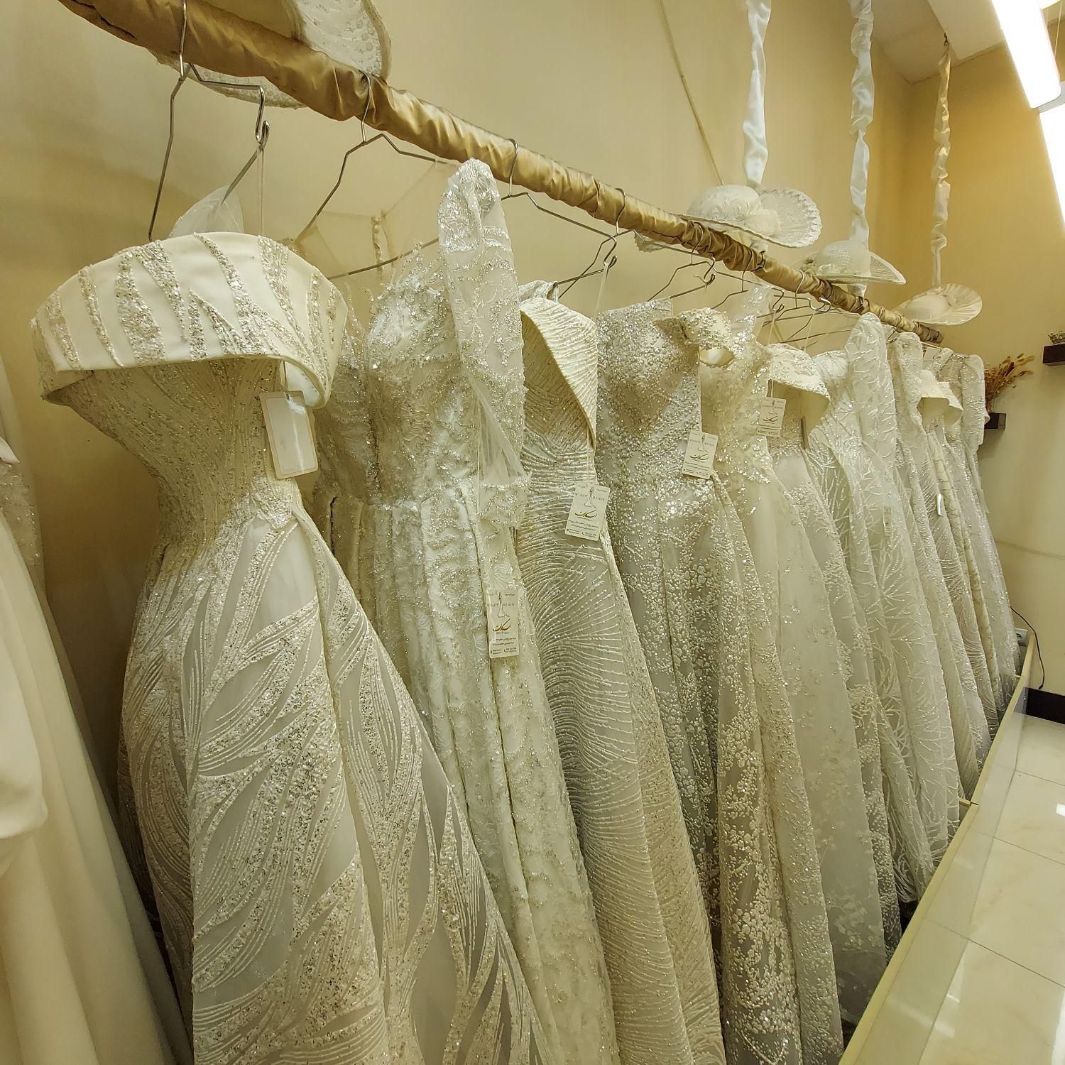 فروش لباس عروس به صورت تکی و عمده در چهارباغ|لباس|اصفهان, خلجا|دیوار