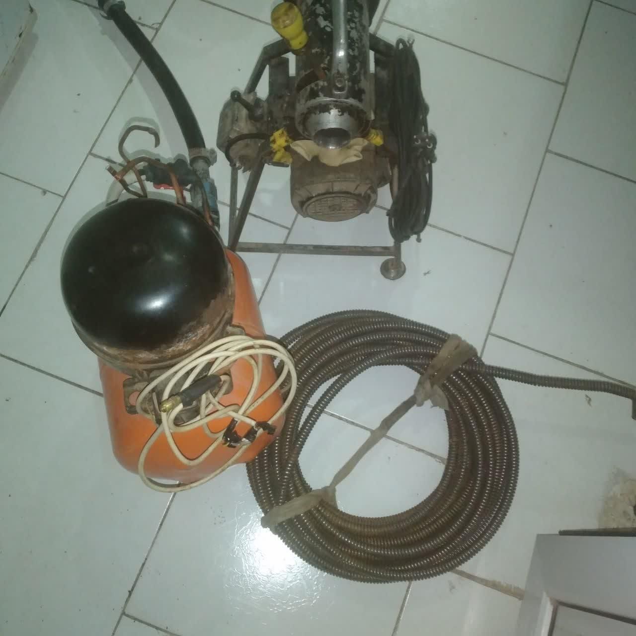 لوله بازکنی پرند چاه بازکنی فنر برقی تخلیه چاه|خدمات پیشه و مهارت|پرند, فاز ۵|دیوار