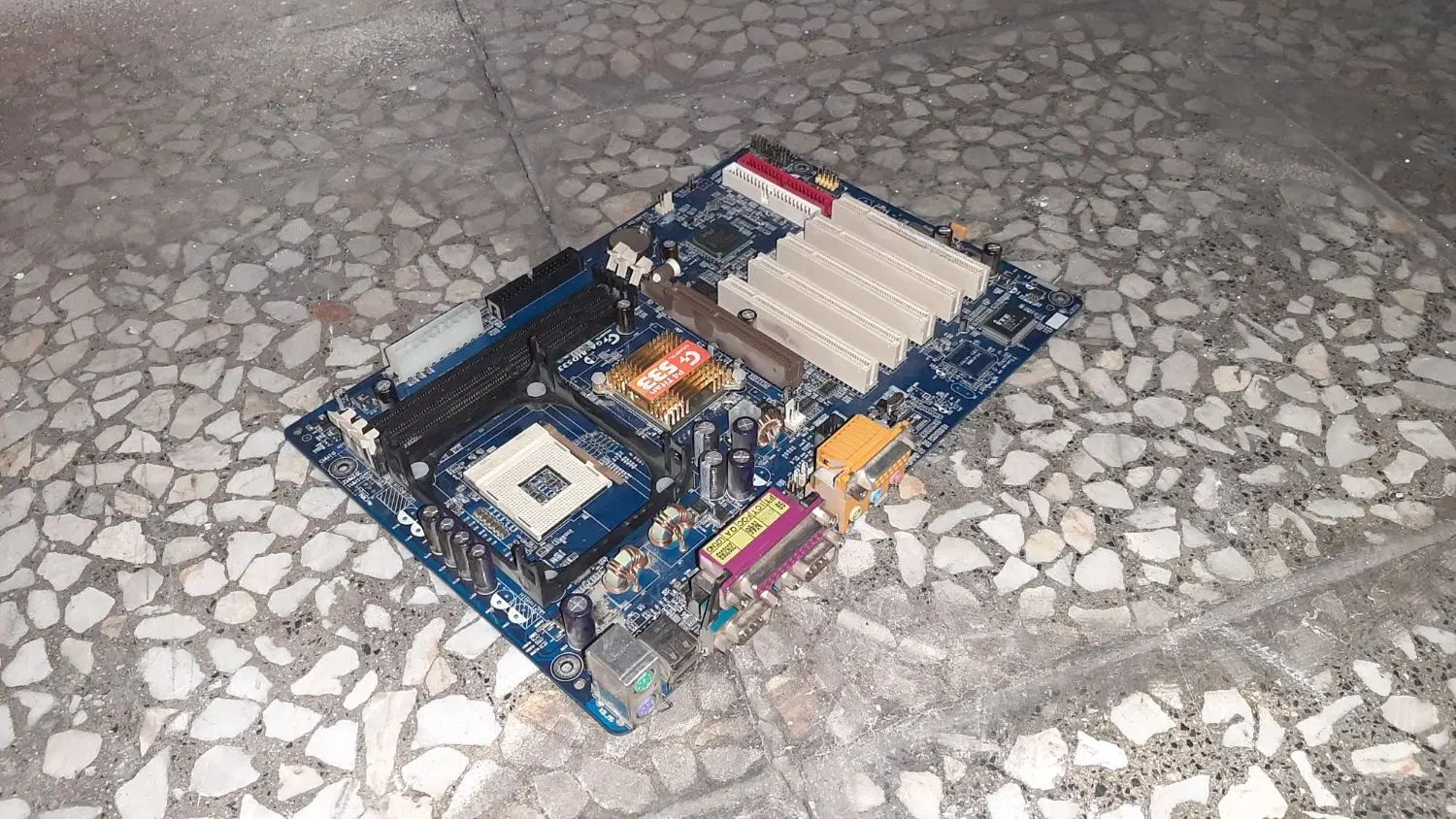 مادربرد p4 titan 533 گیگابایت|قطعات و لوازم جانبی رایانه|تهران, باشگاه نفت|دیوار