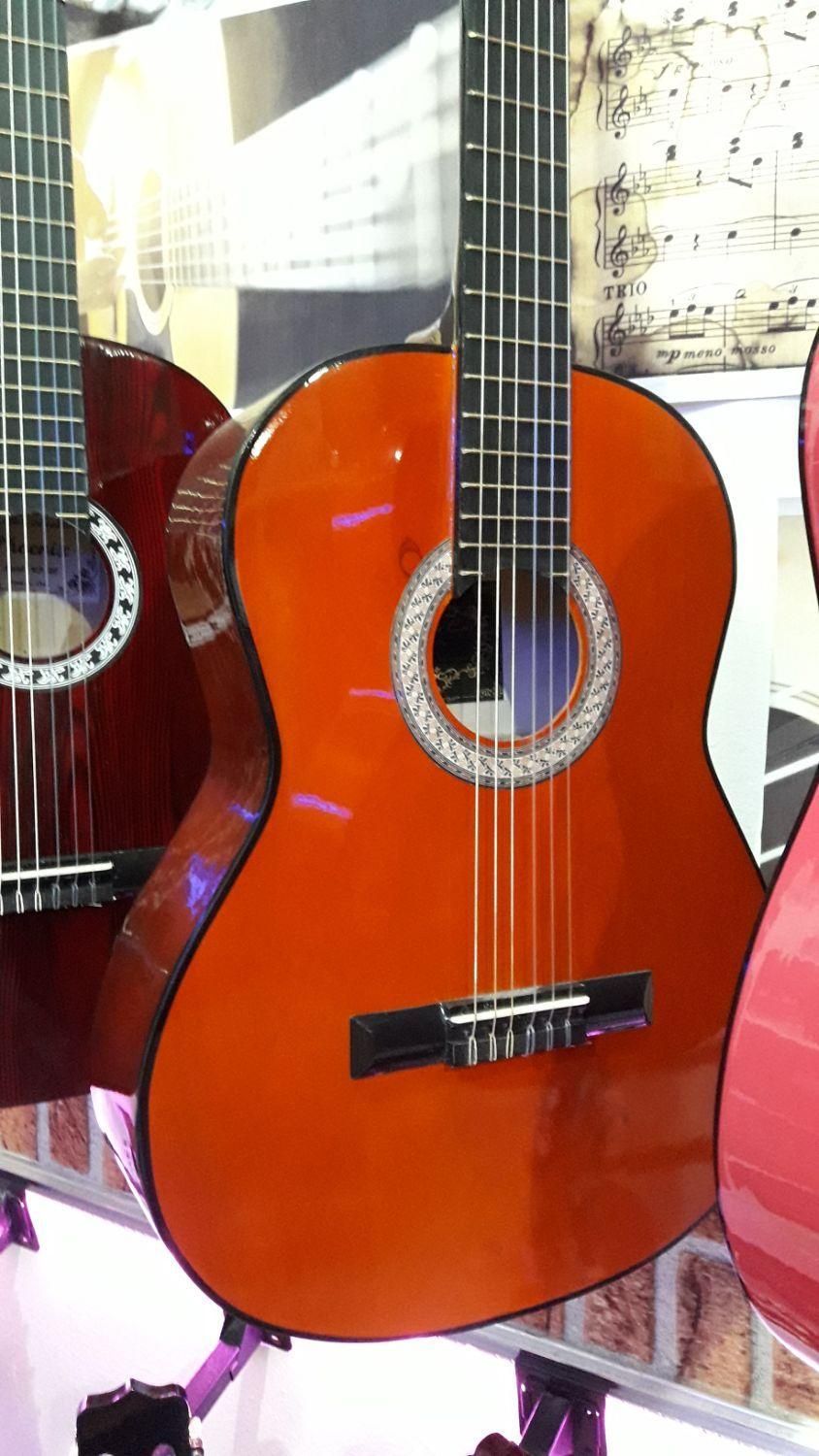 گیتار ٪یونیک C50|گیتار، بیس، امپلیفایر|نجفآباد, ۲۲ بهمن|دیوار