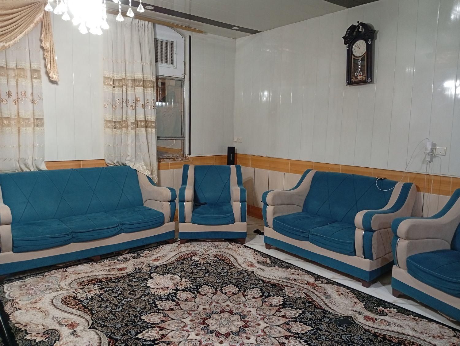 مبل راحتی سالم تمیز شسته شده درحد نو|مبلمان خانگی و میز عسلی|اصفهان, پارک سلمان فارسی|دیوار