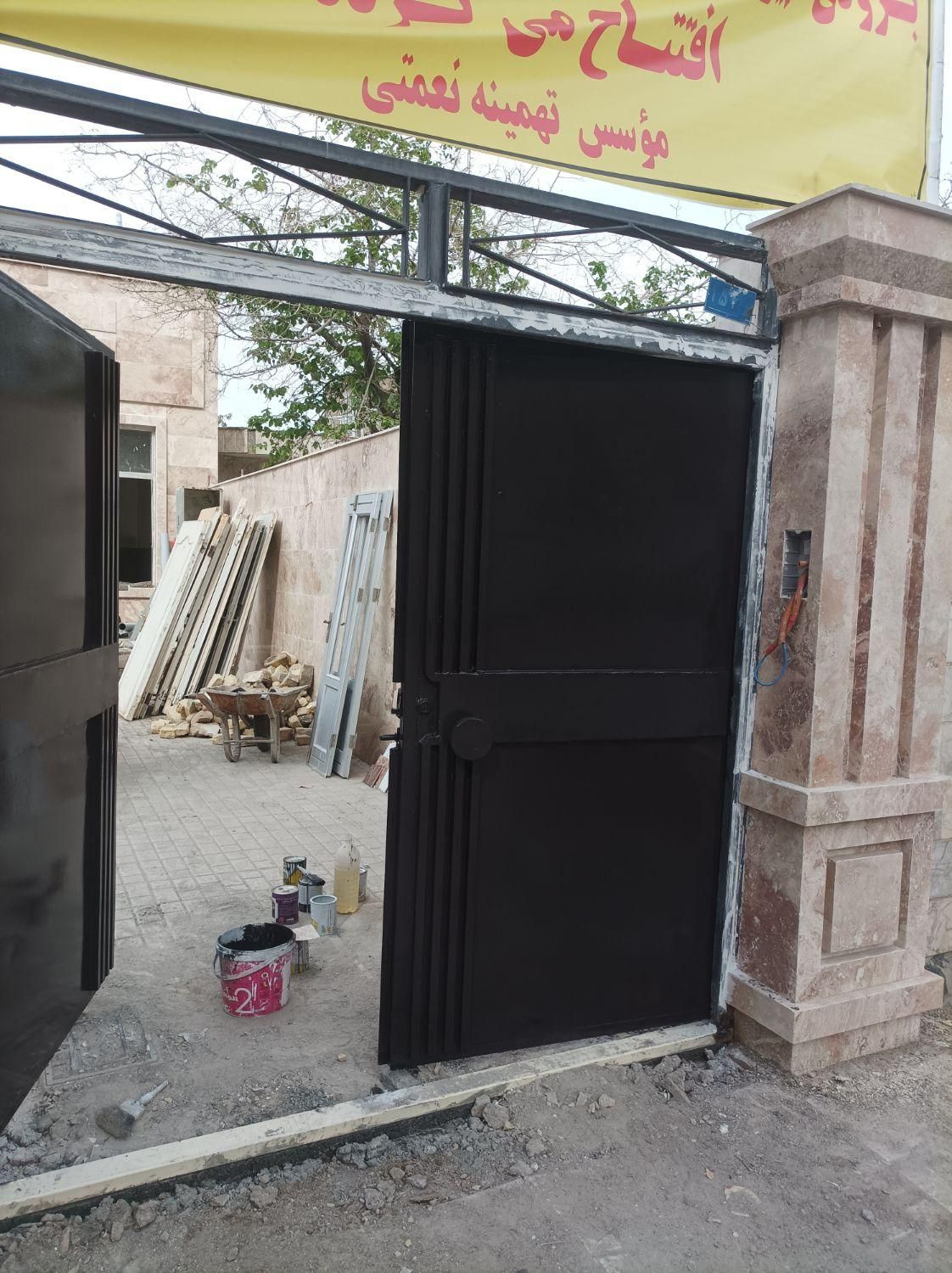 نقاشی   نقاش  ساختمان   ((رنگ پلاستیک متری))|خدمات پیشه و مهارت|مشهد, صیاد شیرازی|دیوار