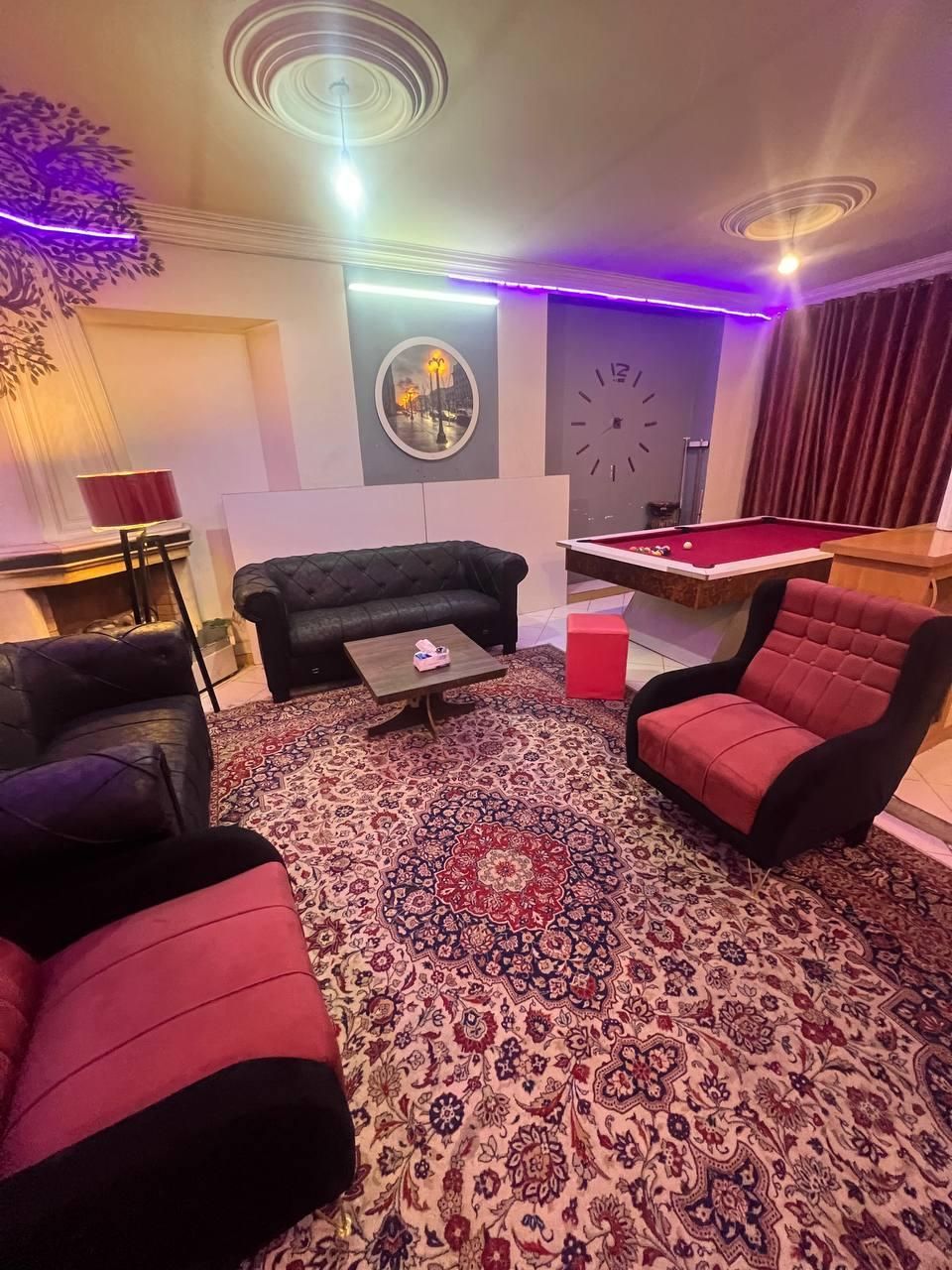 سوییت دربست شیک فول امکانات با بیلیارد|اجارهٔ کوتاهمدت آپارتمان و سوئیت|مشهد, کلاهدوز|دیوار