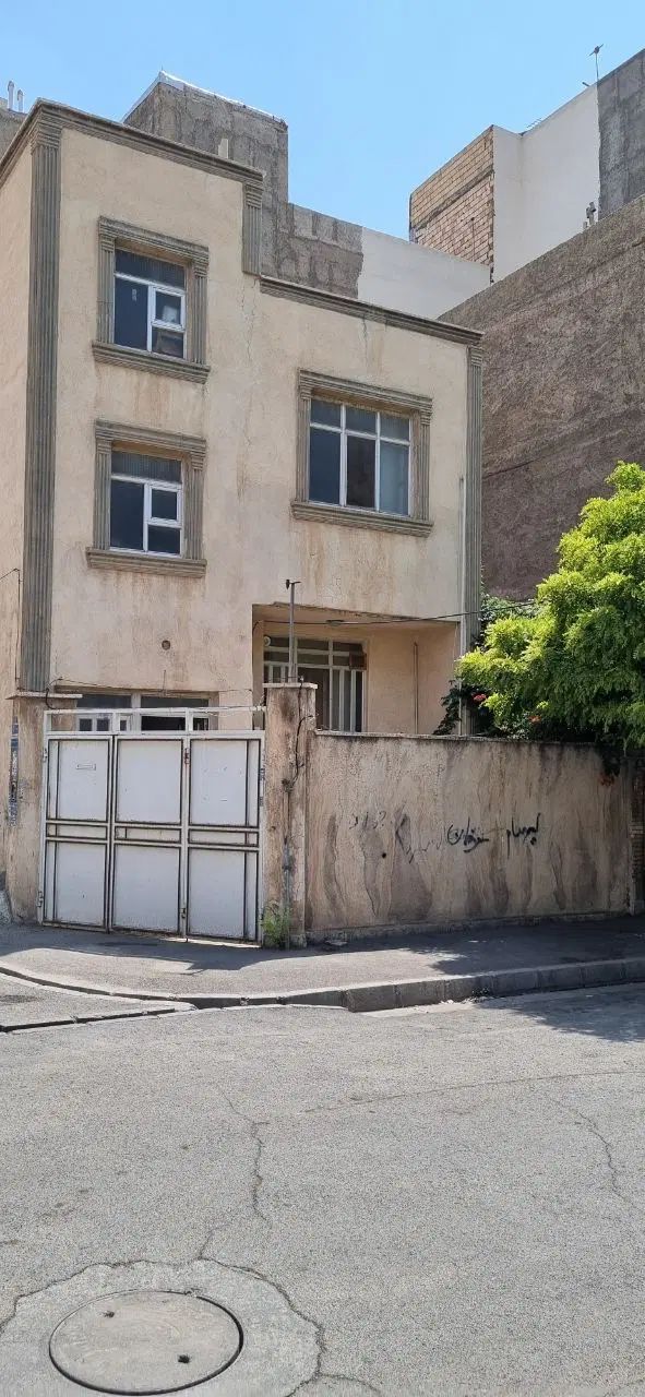 ملک‌۱۱۰‌متری دونبش دارای سه طبقه ۷۵متری|فروش خانه و ویلا|کرج, چهارصد دستگاه|دیوار