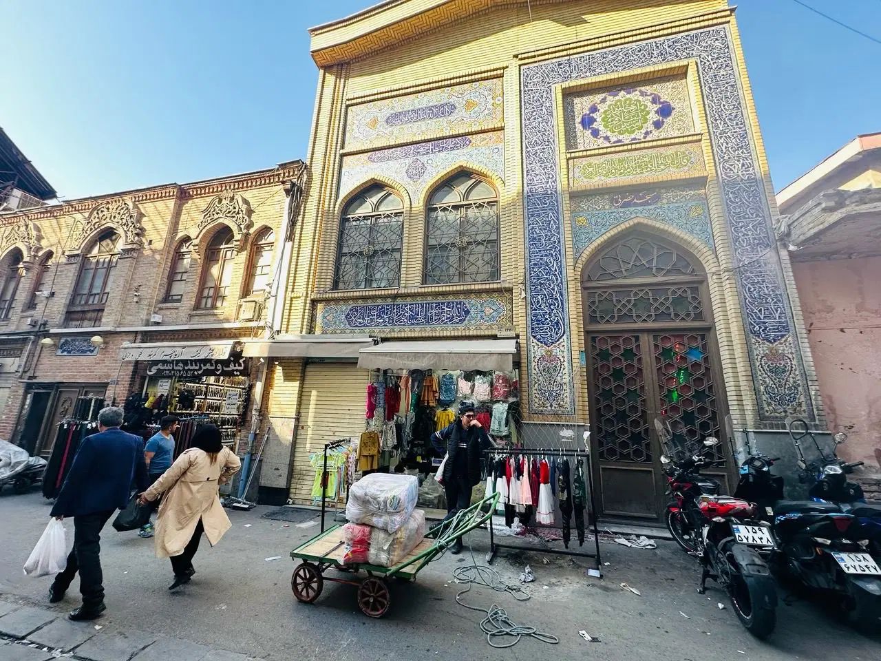 زمین ۲۵۰۰ متری مناسب انبار یا غرفه بازار حضرتی|فروش زمین و ملک کلنگی|تهران, بازار|دیوار