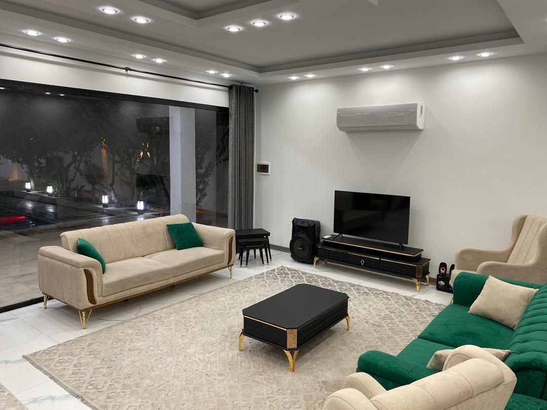 باغ ویلامدرن تاپ لوکیشن (استخر سرپوشیده)|اجارهٔ کوتاه‌مدت ویلا و باغ|شهریار, ابراهیم‌آباد|دیوار