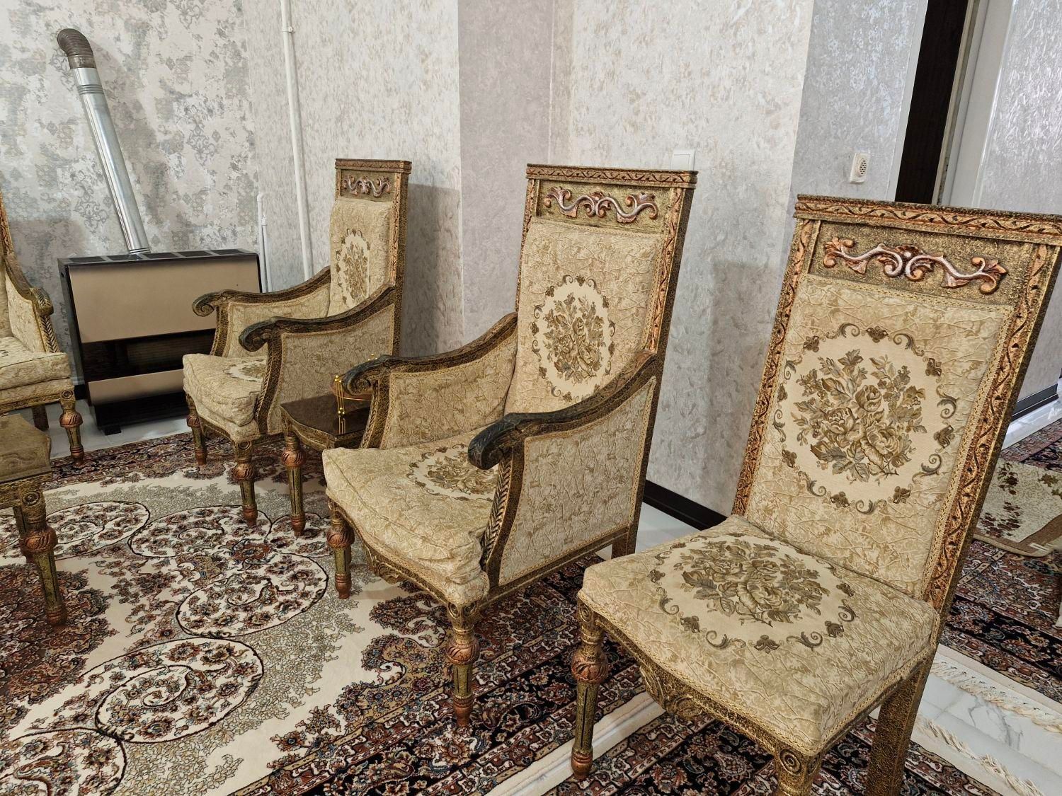 مبلمان کلاسیک ۹نفره بدون هیچ مشکلی|مبلمان خانگی و میز عسلی|تاکستان, |دیوار