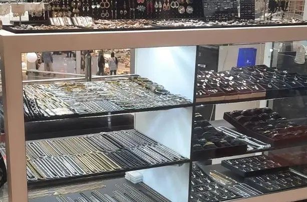 استخدام فروشنده|استخدام بازاریابی و فروش|تهران, پونک|دیوار
