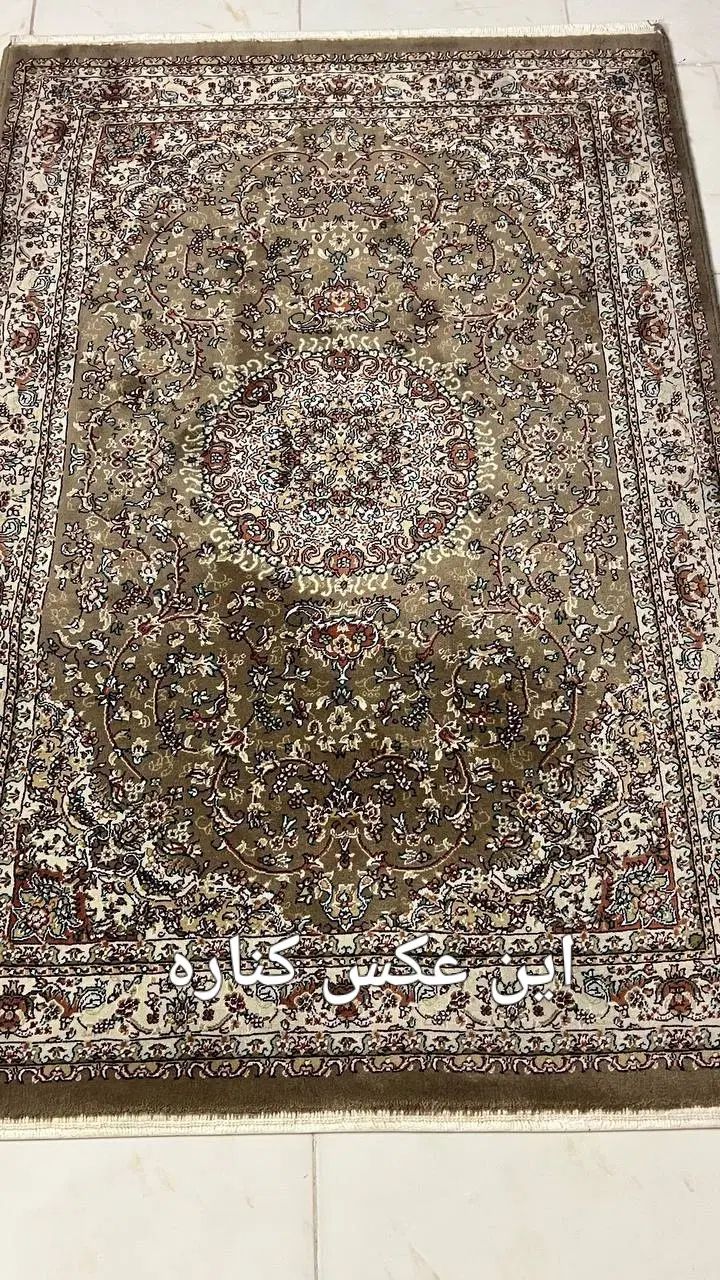 یجفت فرش ۶متری باکنار سالنی زمرد مشهدرنگ گردویی|فرش|تهران, نیاوران|دیوار