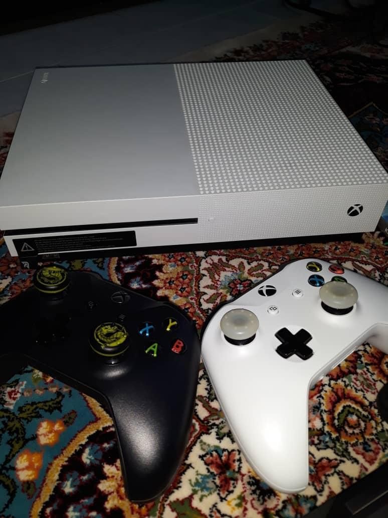Xbox one s به همراه کینکت|کنسول، بازی ویدئویی و آنلاین|همدان, |دیوار