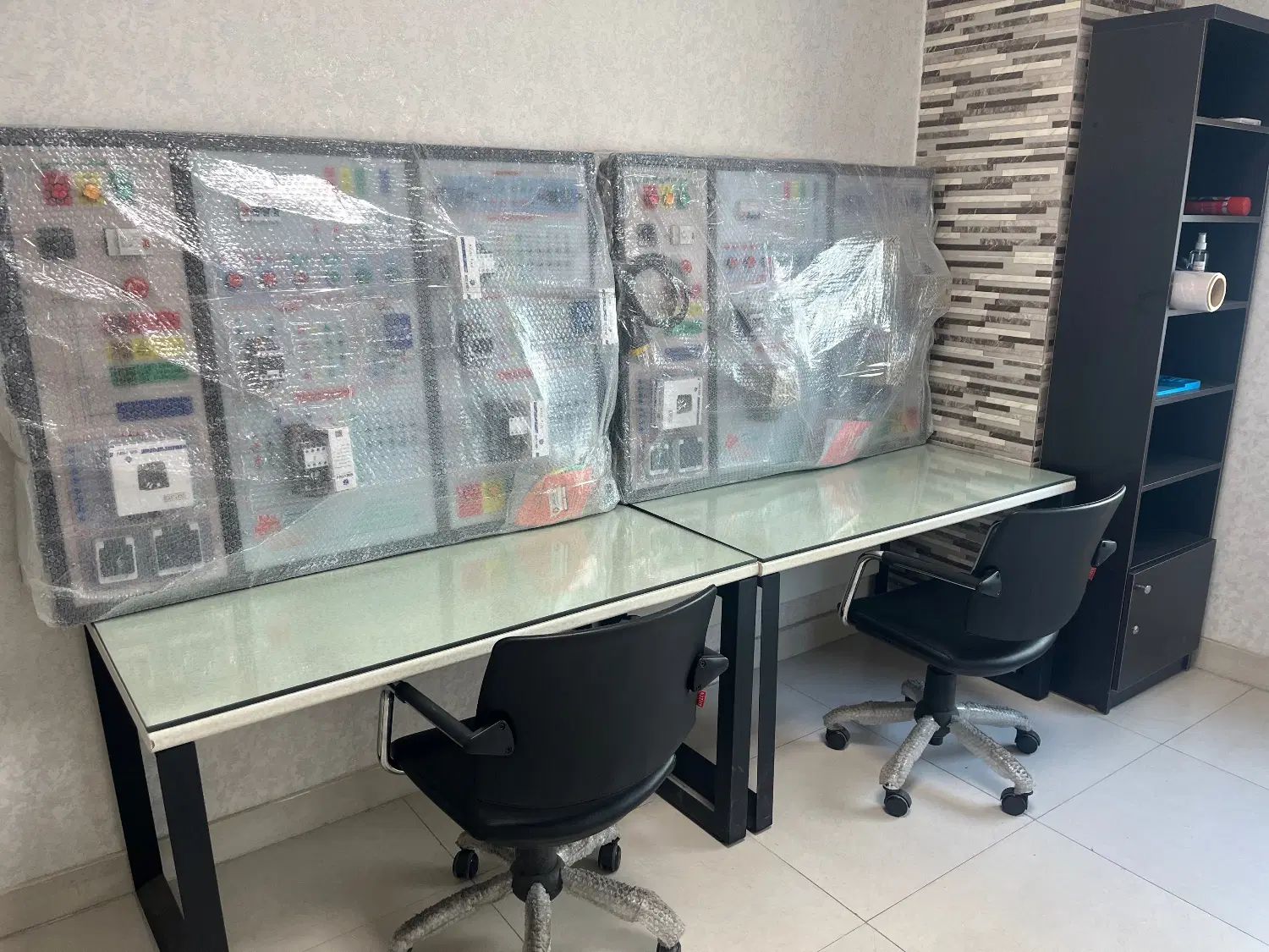 تابلوی آموزشی برق صنعتی دارای PLc لوگو V8 زیمنس|ماشین‌آلات صنعتی|تهران, فلسطین (میدان انقلاب)|دیوار