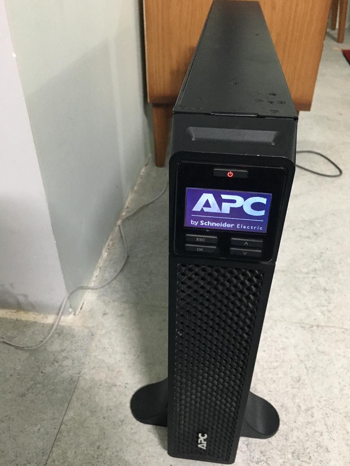 یوپی اس آنلاین تک فاز ای پی سی APC مدل SRT3000XLI|قطعات و لوازم جانبی رایانه|مشهد, فارغ التحصیلان|دیوار