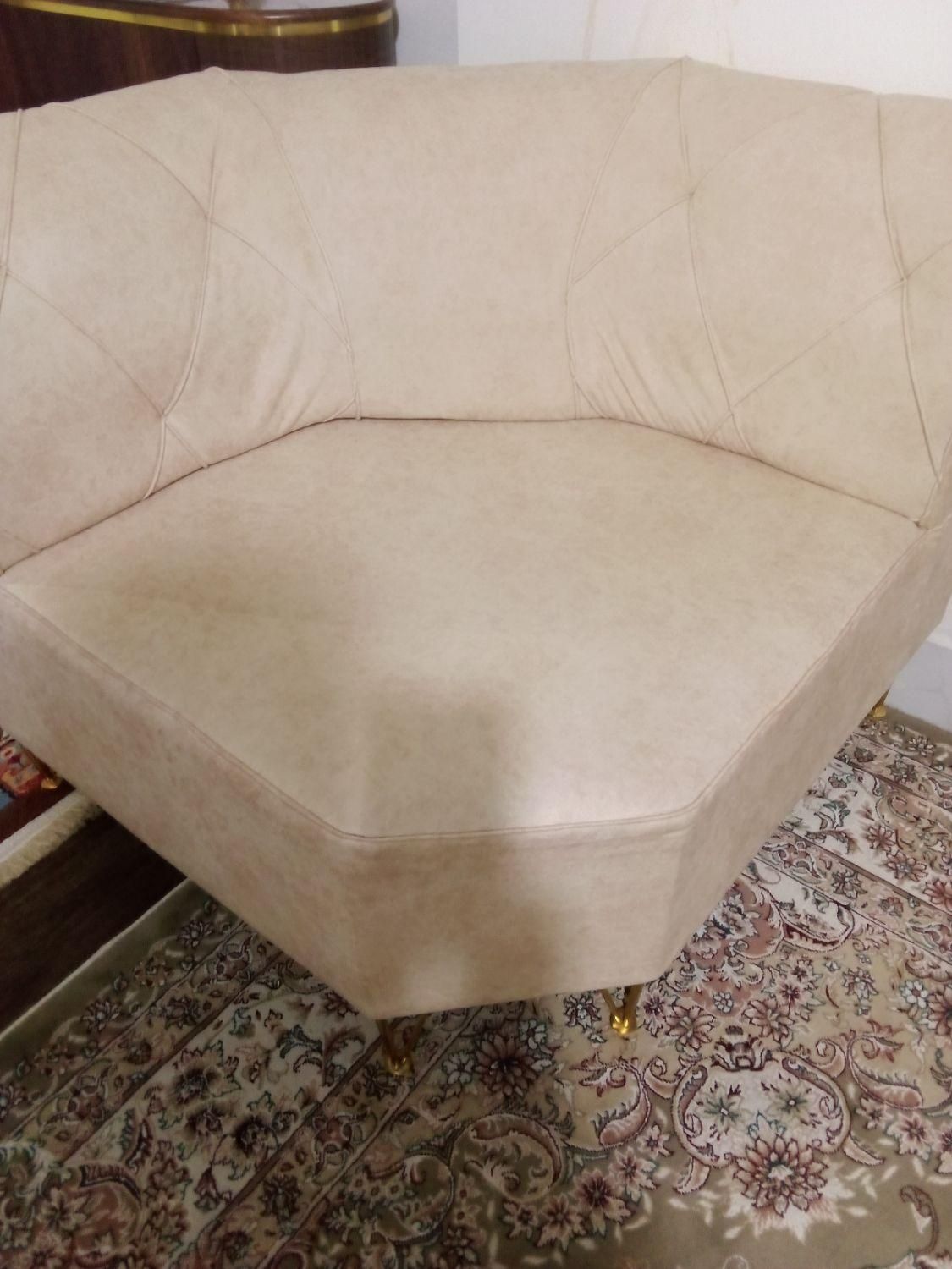 مبل کنج تک|مبلمان خانگی و میز عسلی|محمدیه-قزوین, |دیوار