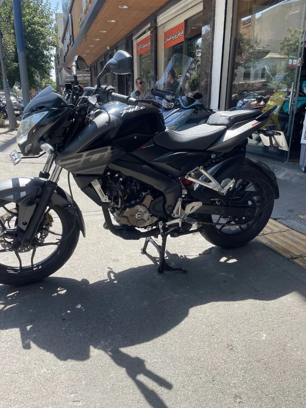 Ns 200 ان اس مدل 97|موتورسیکلت|تهران, آبشار|دیوار