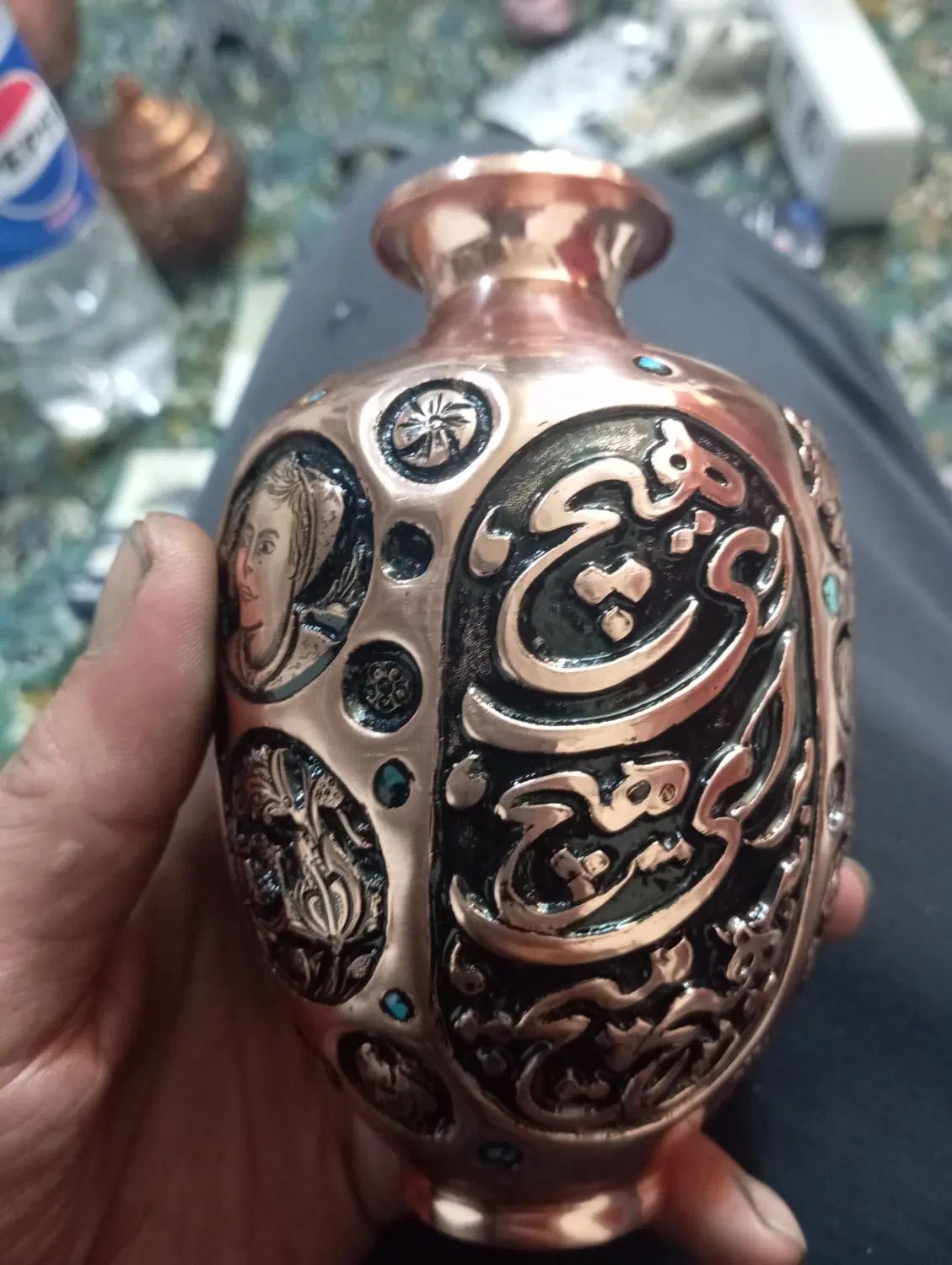 گلدان خاص طرحی متفاوت همراه با هنر فیروزه کاری|صنایع دستی و سایر لوازم تزئینی|اصفهان, علی قلی آقا|دیوار