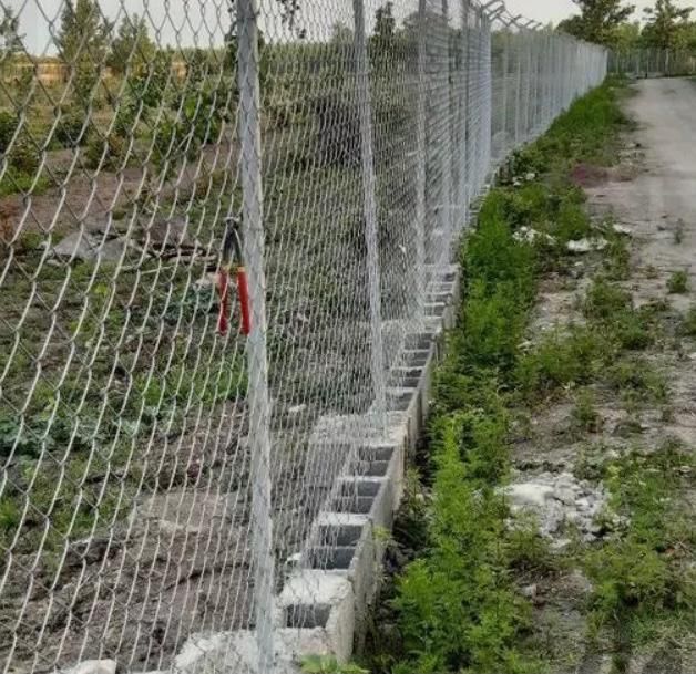 فنس گالوانیزه وپایه|عمدهفروشی|رشت, بازار|دیوار