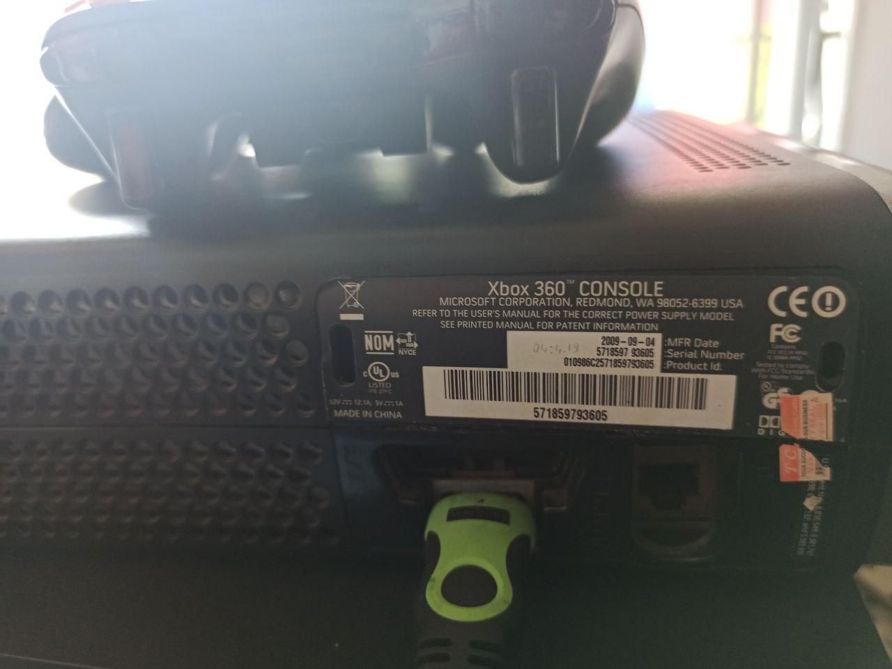 XBOX 360 دو دسته در حد نو|کنسول، بازی ویدئویی و آنلاین|رشت, سعدی (تختی)|دیوار