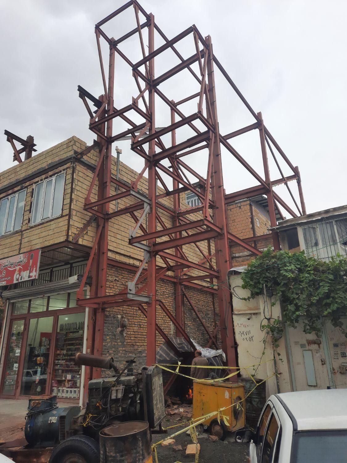 جوشکاری اسکلت فلزی سبک و سنگین|خدمات پیشه و مهارت|کرمانشاه, |دیوار