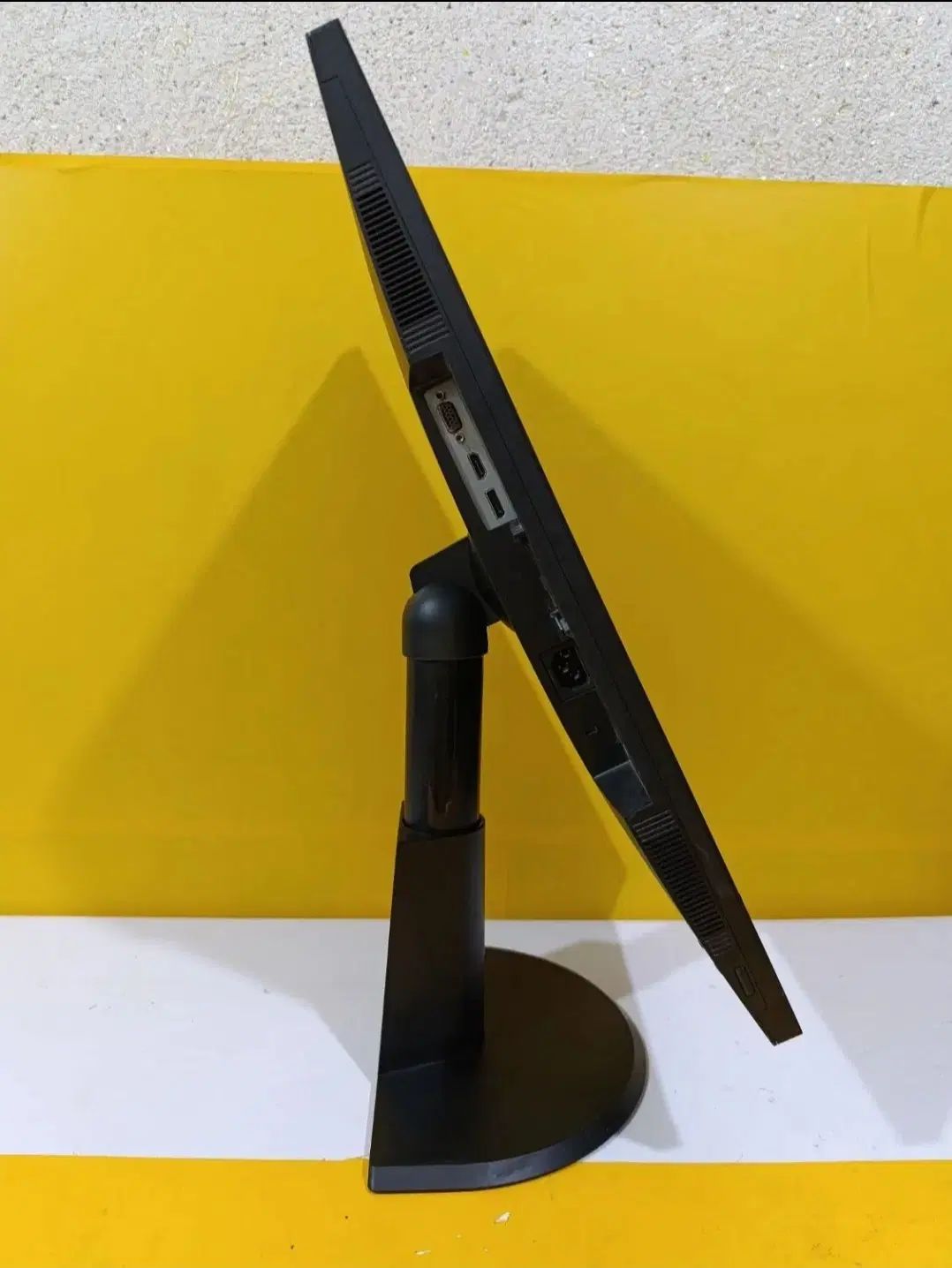 نمایشگر ۲۴ اینچ HDMi/ips ژاپنی کیفیت 2k فی پیارسال|قطعات و لوازم جانبی رایانه|مشهد, ادیب نیشابوری (شهرک غرب)|دیوار