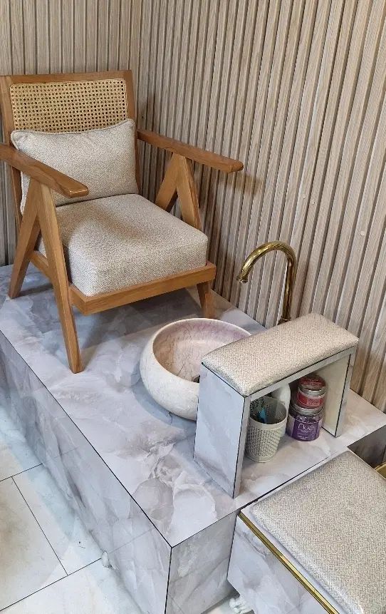 لاینهای مختلف آرایشگاهی به صورت اجاره و درصدی|استخدام درمانی، زیبایی، بهداشتی|تهران, یوسف‌آباد|دیوار