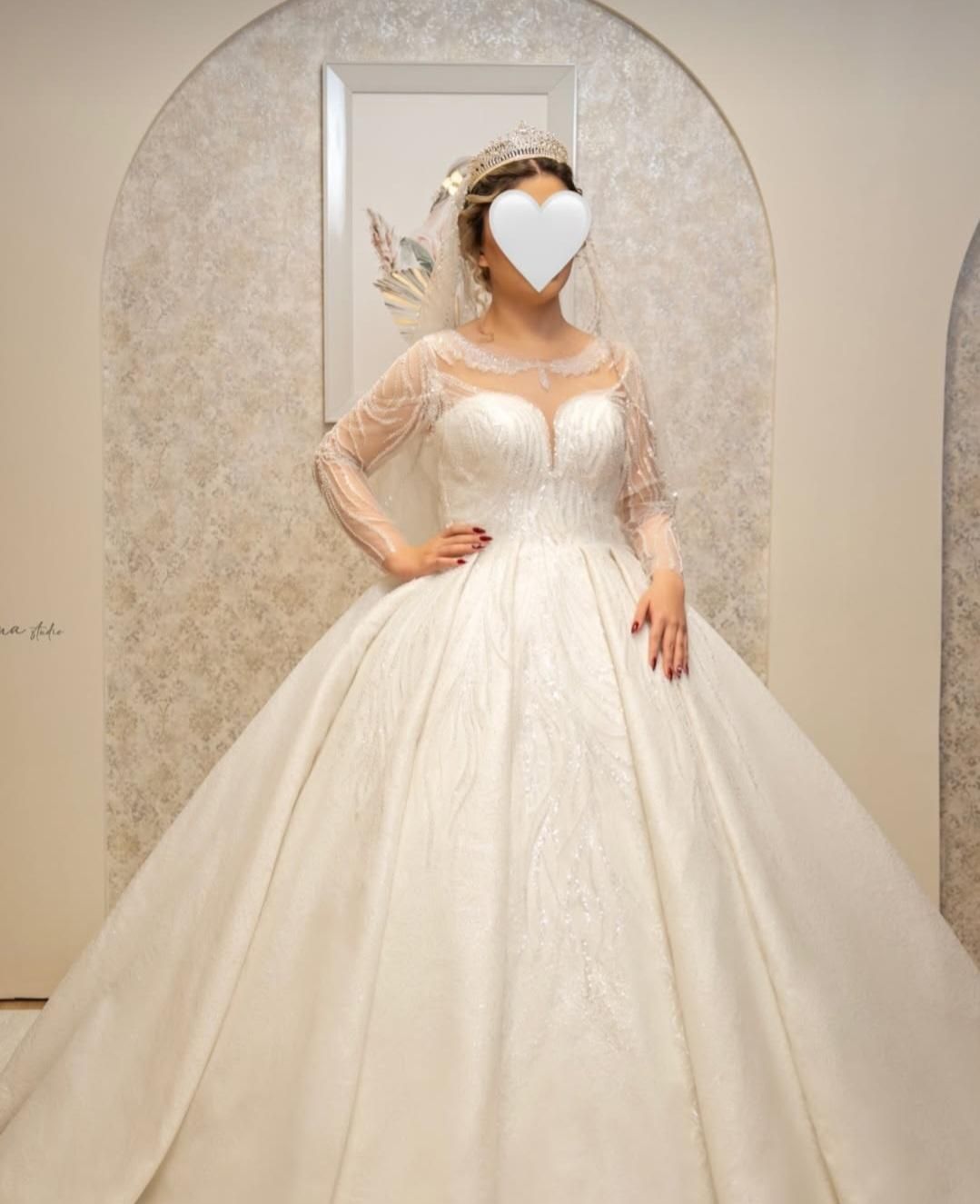 اجاره و یا فروش لباس عروس عربی دنباله دار|لباس|تویسرکان, |دیوار