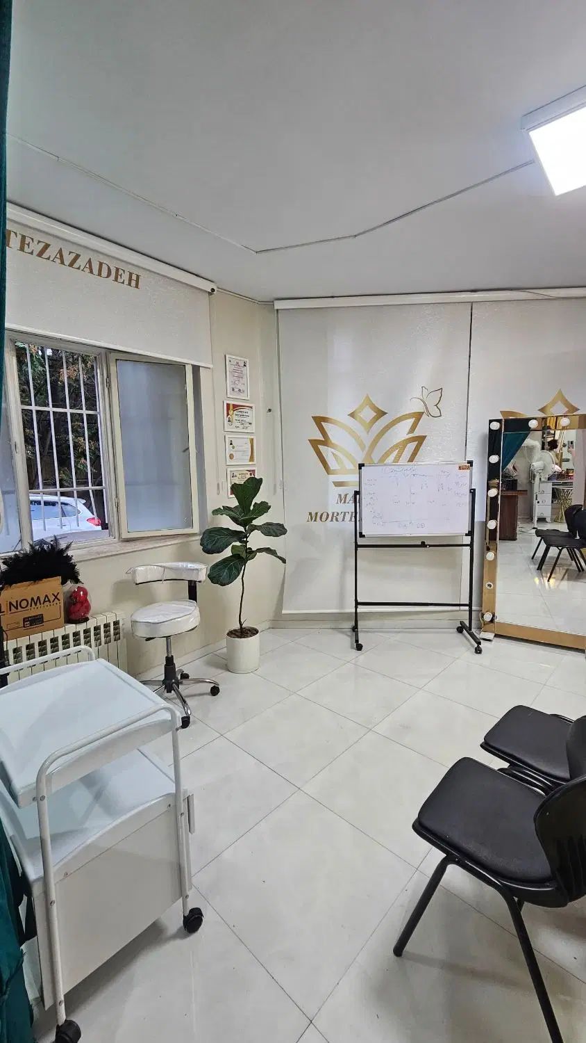 اجاره اتاق یا تخت به مژه‌کار، ابروکار یا میکاپ کار|خدمات آرایشگری و زیبایی|تهران, اقدسیه|دیوار