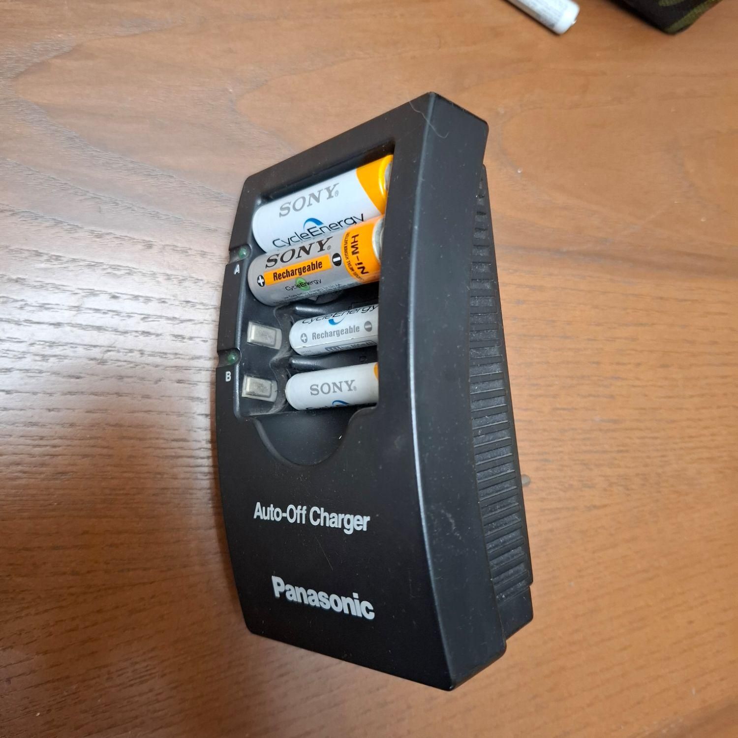 شارژ باتری قلمی و نیم قلمی پاناسونیک اصل|سایر لوازم برقی|رشت, شالکو|دیوار