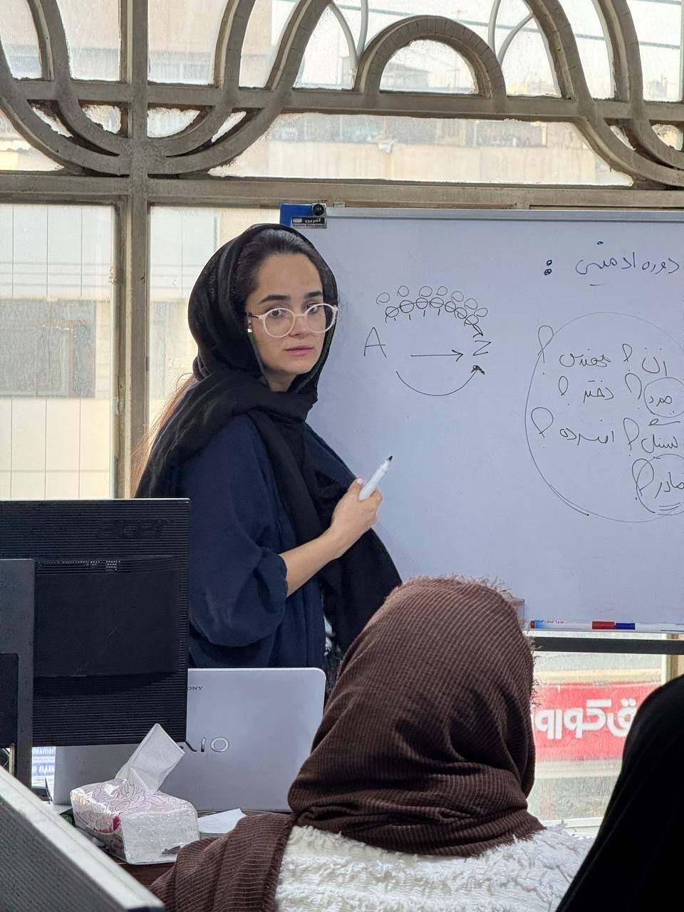 آموزش ادمینی اینستا و تولید محتوا قسطی فنی حرفه ای|خدمات آموزشی|مشهد, دانشجو|دیوار