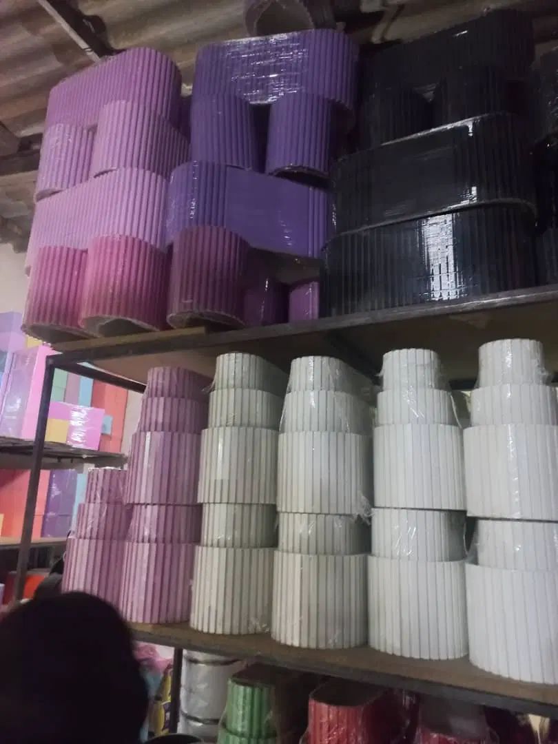 استخدام چندنیروی خانم برای کار تزئینات و بسته بندی|استخدام صنعتی، فنی، مهندسی|پاکدشت, پاکدشت (مامازند)|دیوار
